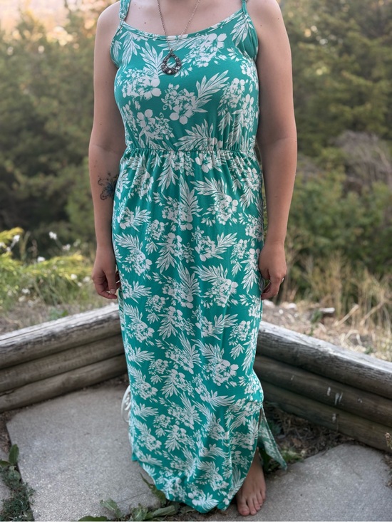Ardene Dresses & Skirts - Ladies Maxi Dress Green &White Colour